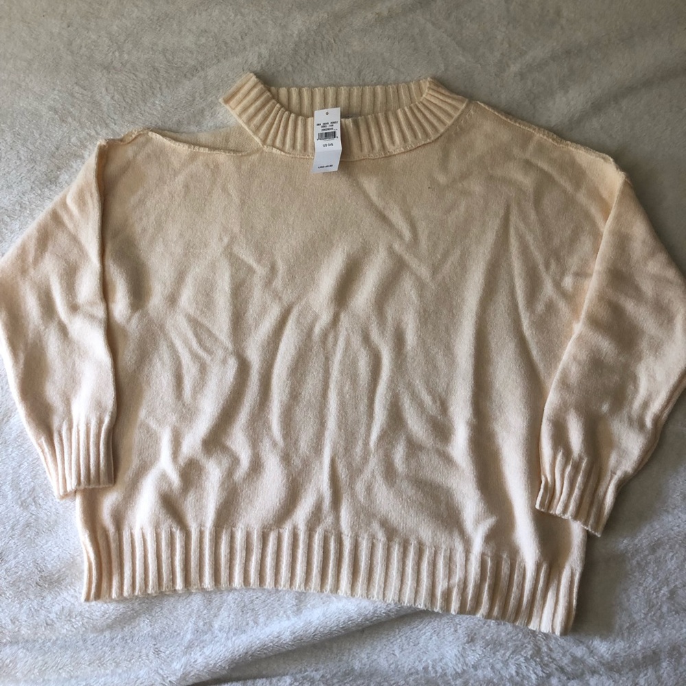 NWT shoulder cut AEO sweater!